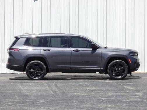 Metallic 2023 Jeep Grand Cherokee L Laredo