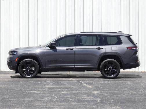 Metallic 2023 Jeep Grand Cherokee L Laredo