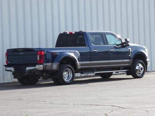 Blue 2020 Ford F-350 Lariat Super Duty