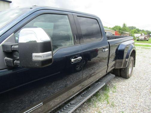 Blue 2020 Ford F-350 Lariat Super Duty