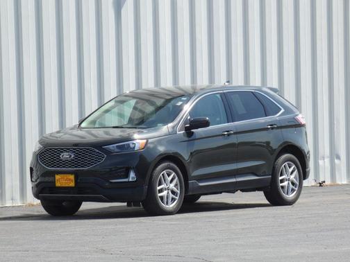 Green Metallic 2023 Ford Edge SEL