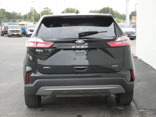 Green Metallic 2023 Ford Edge SEL