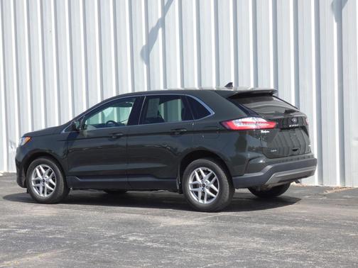 Green Metallic 2023 Ford Edge SEL