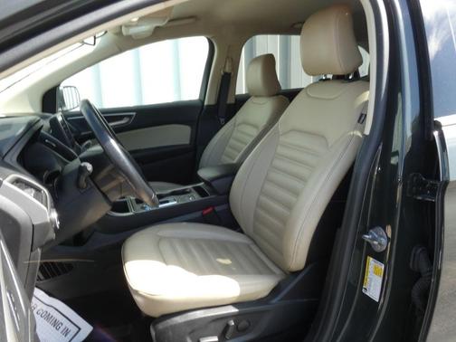 Green Metallic 2023 Ford Edge SEL