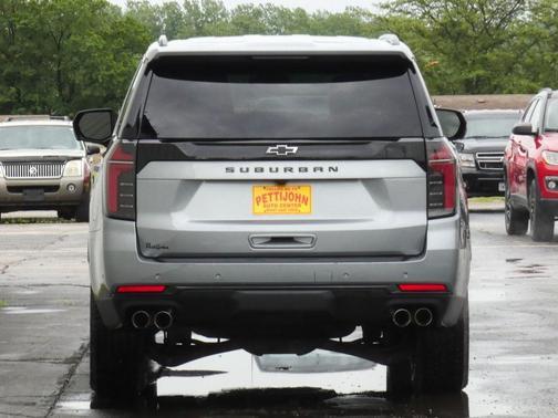 Sterling Gray Metallic 2025 Chevrolet Suburban Z71