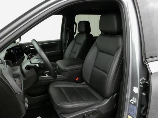 Sterling Gray Metallic 2025 Chevrolet Suburban Z71