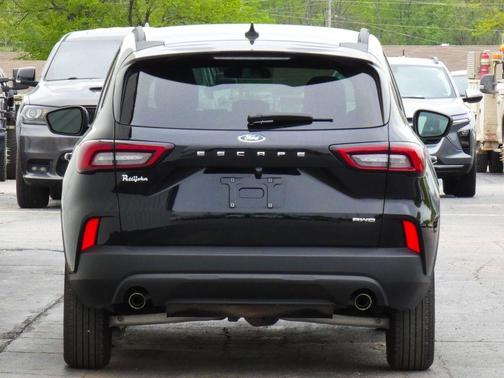 Black Metallic 2025 Ford Escape ST-Line