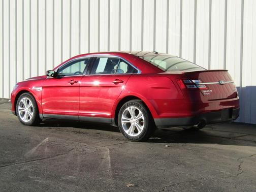 2018 Ford Taurus SEL