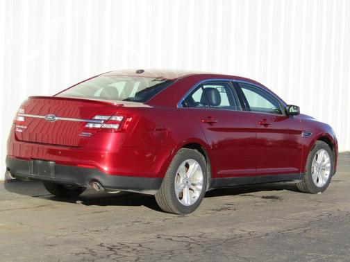 2018 Ford Taurus SEL