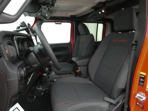 Firecracker Red Clearcoat 2025 Jeep Gladiator Rubicon