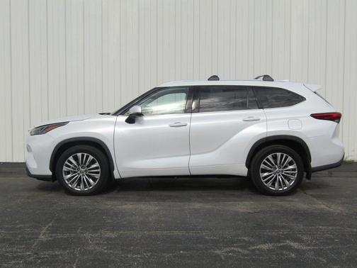 2022 Toyota Highlander Platinum