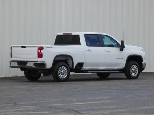 Summit White 2026 Chevrolet Silverado 2500 LT