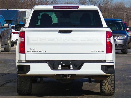 2022 Chevrolet Silverado 1500 Custom