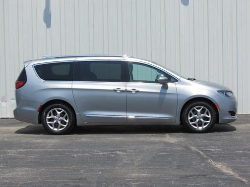 2018 Chrysler Pacifica Touring-L Plus