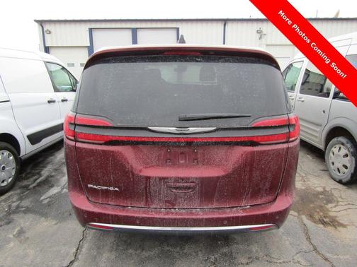 2023 Chrysler Pacifica Touring-L