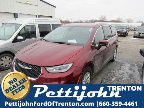 2023 Chrysler Pacifica Touring-L