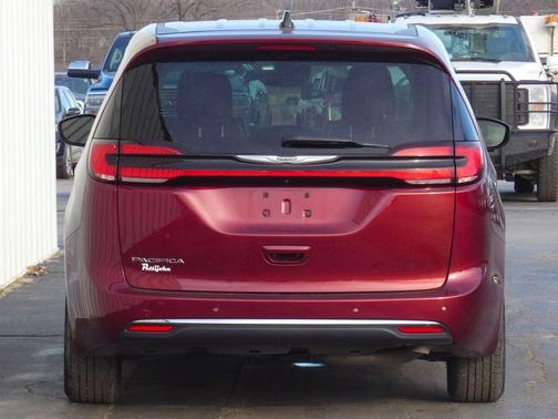 2023 Chrysler Pacifica Touring-L