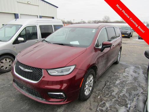 2023 Chrysler Pacifica Touring-L
