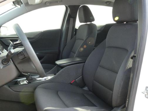 Summit White 2024 Chevrolet Malibu LT