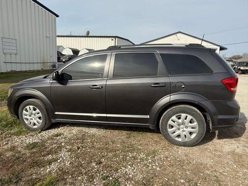 Granite Crystal Clearcoat Metallic 2019 Dodge Journey SE