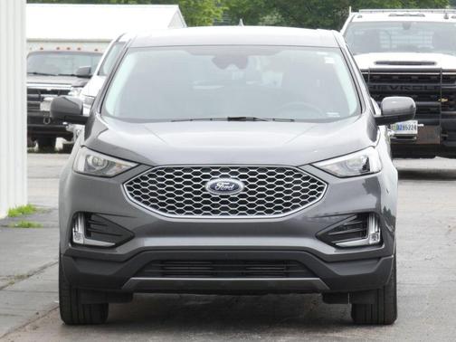 Gray Metallic 2023 Ford Edge SEL