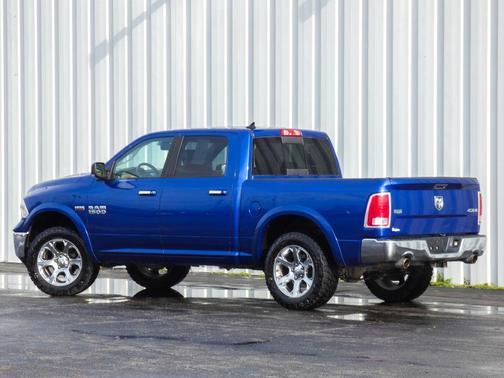 Blue Streak Pearlcoat 2016 RAM 1500 Laramie