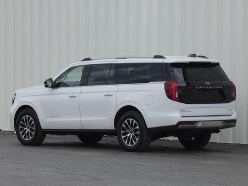 Oxford White 2025 Ford Expedition Max Platinum