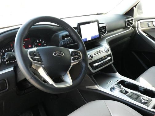 Silver Metallic 2023 Ford Explorer XLT