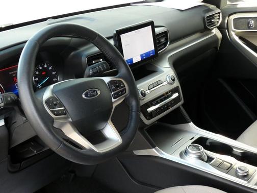 Silver Metallic 2023 Ford Explorer XLT