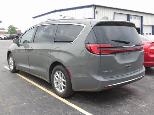 2021 Chrysler Pacifica Touring-L