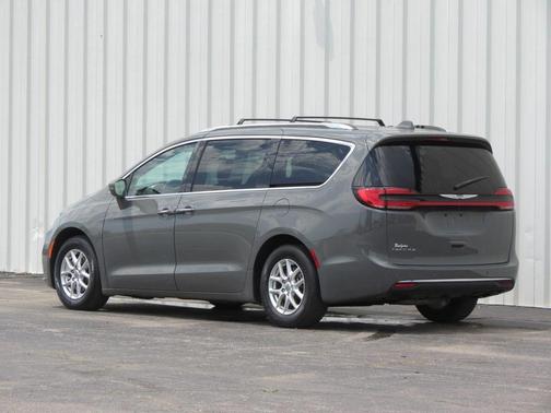 2021 Chrysler Pacifica Touring-L