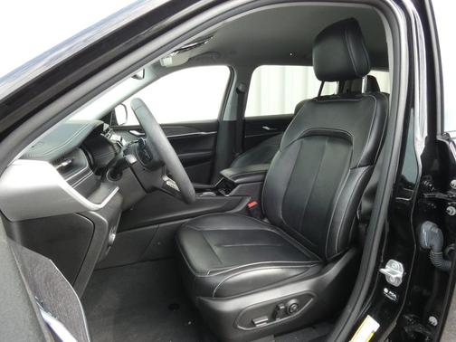 Diamond Black 2023 Jeep Grand Cherokee L Limited