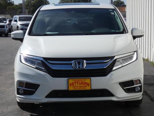 White 2019 Honda Odyssey Elite