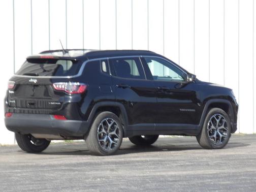 Diamond Black 2025 Jeep Compass Limited