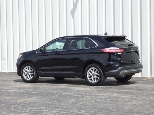 Black Metallic 2024 Ford Edge SEL