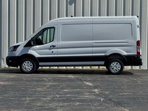 2025 Ford Transit-250 148 WB Medium Roof Cargo