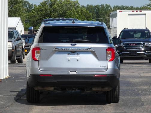 Silver Metallic 2021 Ford Explorer Base
