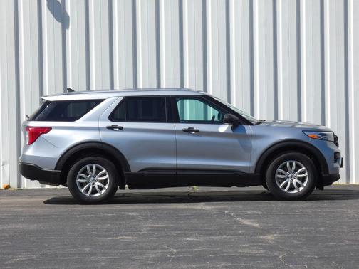 Silver Metallic 2021 Ford Explorer Base
