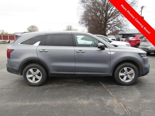 2022 Kia Sorento LX