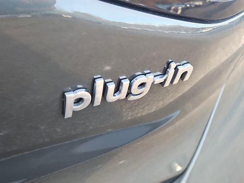 2021 Hyundai IONIQ Plug-In Hybrid SE