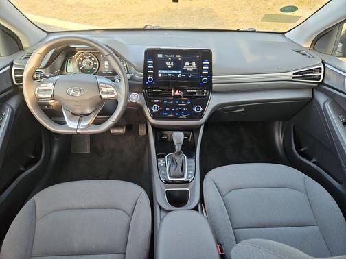 2021 Hyundai IONIQ Plug-In Hybrid SE