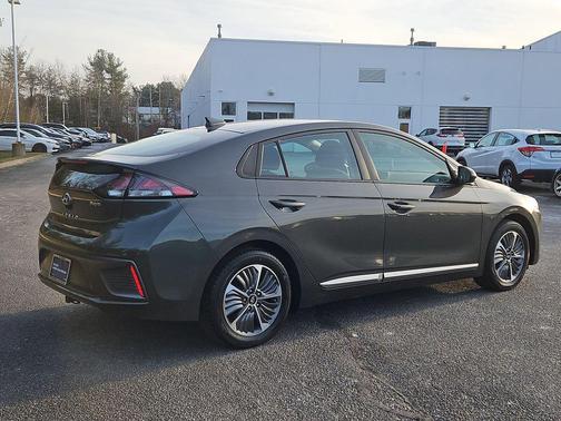 2021 Hyundai IONIQ Plug-In Hybrid SE