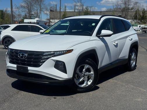White 2024 Hyundai TUCSON SEL