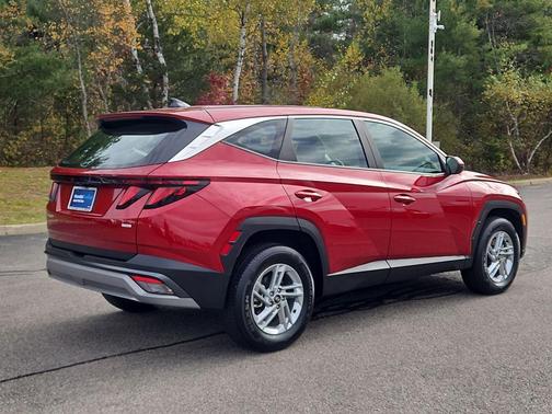 2025 Hyundai TUCSON SE