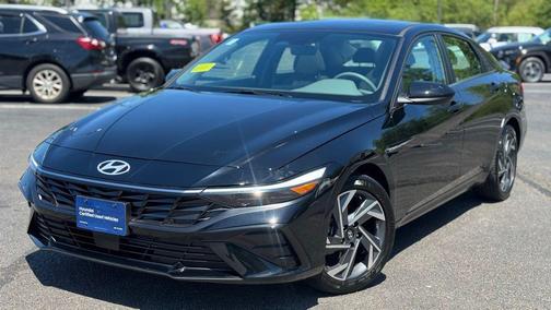 Black 2024 Hyundai ELANTRA SEL