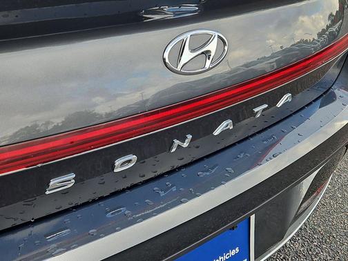 2023 Hyundai SONATA SE