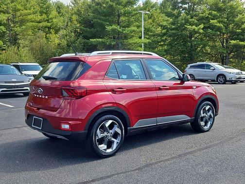 2025 Hyundai VENUE Limited