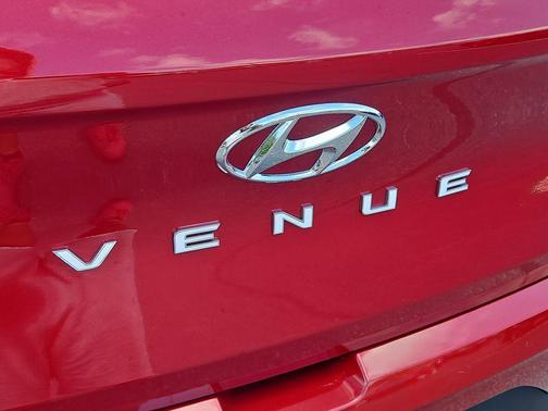 2025 Hyundai VENUE Limited