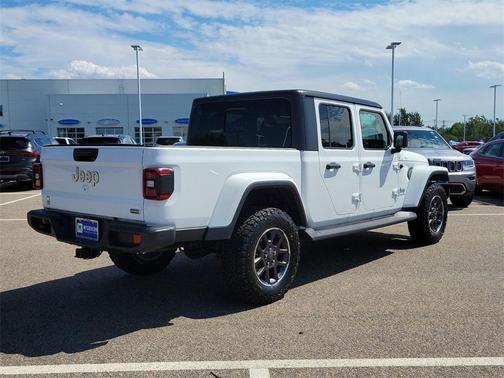 Photo 3 of 38 of 2020 Jeep Gladiator Overland