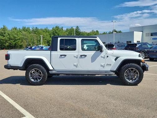 Photo 2 of 38 of 2020 Jeep Gladiator Overland